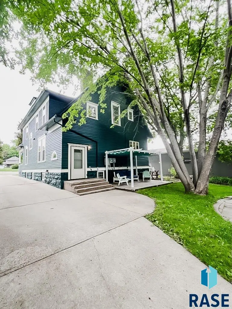 323 W Main St, Luverne, MN 56156 - #3