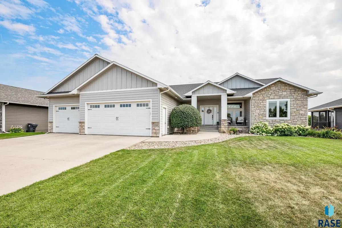 E Sierra Trl, Sioux Falls, SD 57110 - #1