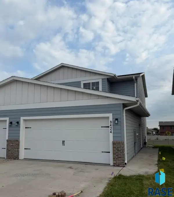 9424 W Tunis Dr, Sioux Falls, SD 57106