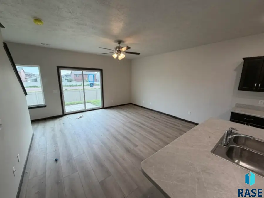 9426 W Tunis Dr, Sioux Falls, SD 57106 - #3