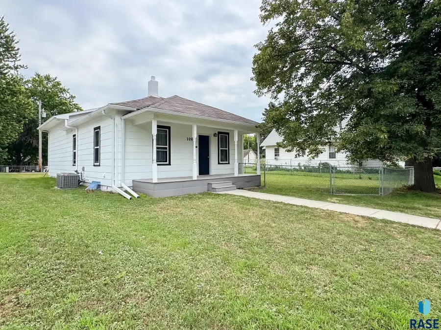 108 N 2nd Ave, Crooks, SD 57020 - #3