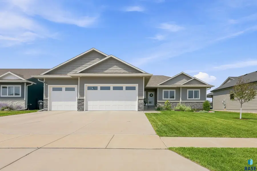 5508 E 64th St, Sioux Falls, SD 57108 - #2