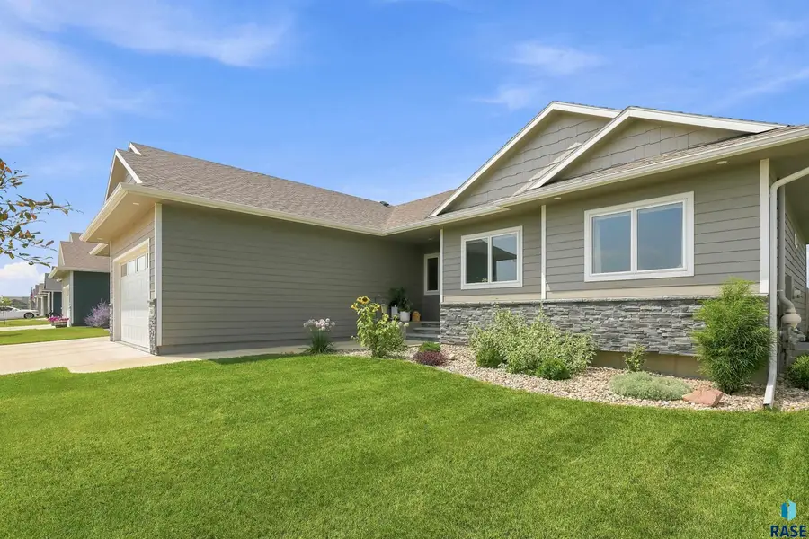 5508 E 64th St, Sioux Falls, SD 57108 - #3