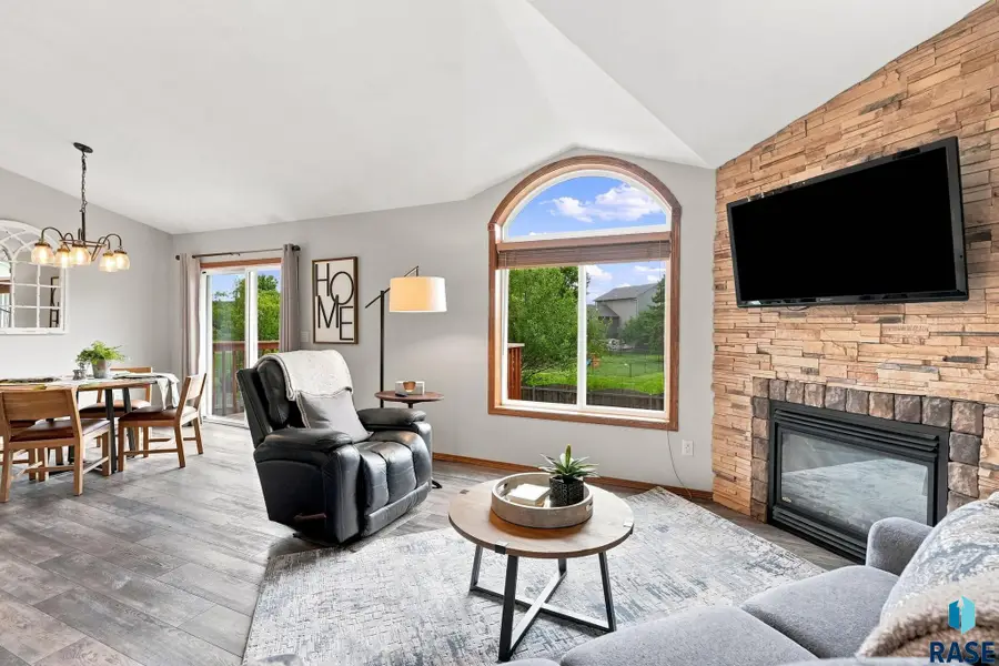 7521 S Hughes Ave, Sioux Falls, SD 57108 - #3