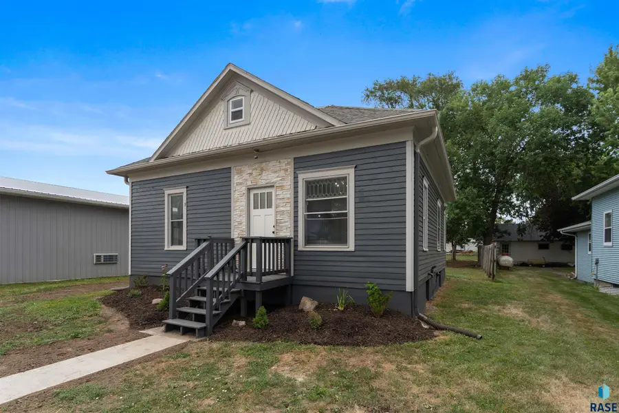 350 Main St, Chancellor, SD 57015 - #2