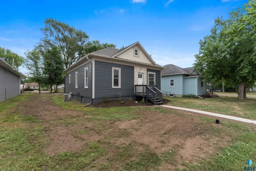350 Main St, Chancellor, SD 57015 - #3