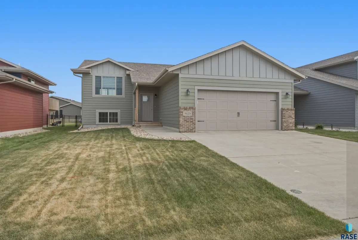 9425 W Liam St, Sioux Falls, SD 57106 - #1