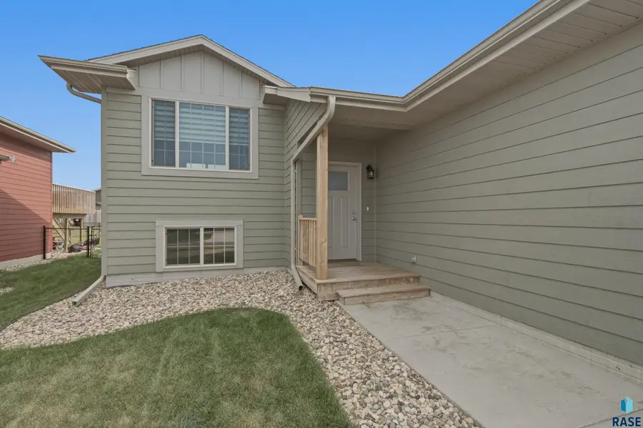 9425 W Liam St, Sioux Falls, SD 57106 - #2