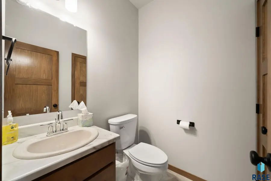 3503 S Broek Dr, Sioux Falls, SD 57106 - #3