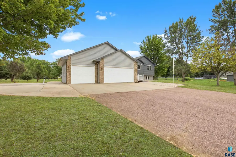 26786 Country Acres Dr, Sioux Falls, SD 57106 - #3