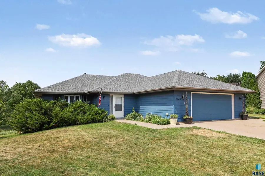 1805 S Cranston Cir, Sioux Falls, SD 57106 - #3