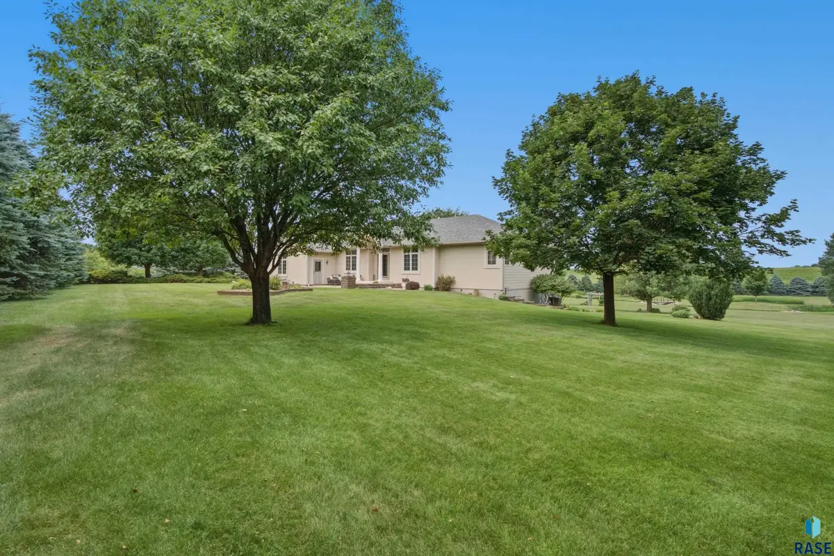 47588 255th St, Renner, SD 57055 - #1