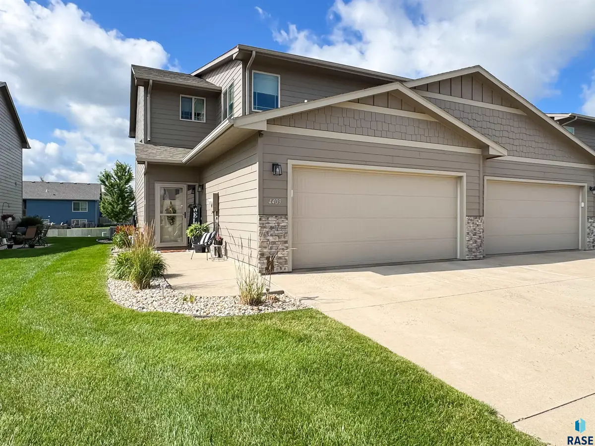 4409 W Townsley Pl, Sioux Falls, SD 57108 - #1