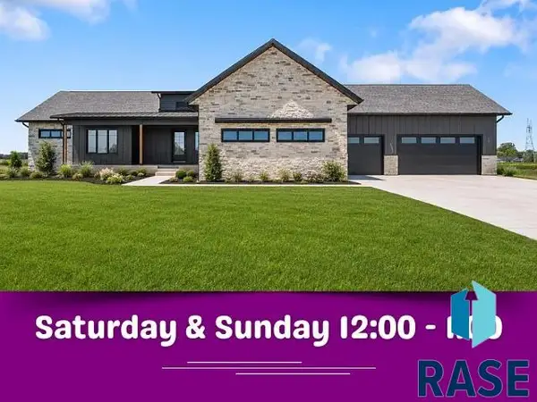 27106 Meadowlark Ct, Harrisburg, SD 57032
