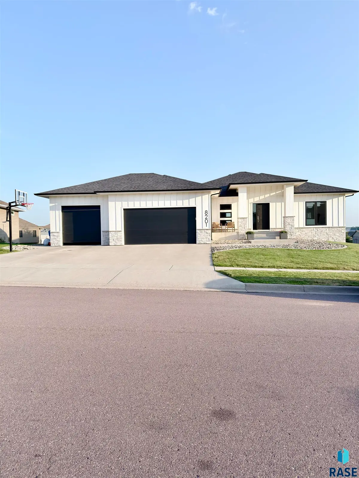 E Mystic Dr, Sioux Falls, SD 57110 - #1