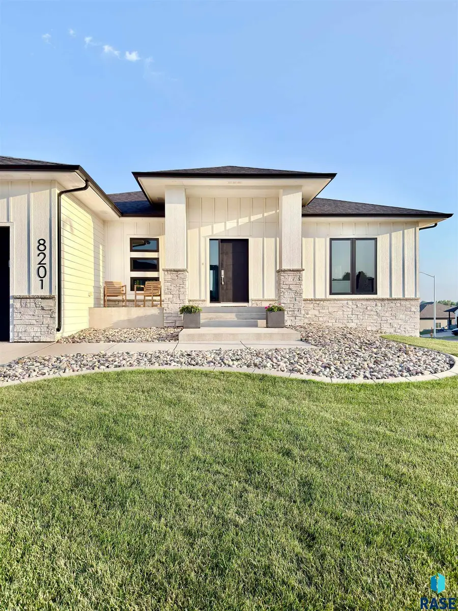 E Mystic Dr, Sioux Falls, SD 57110 - #2
