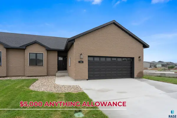 706 W Opal Ln, Hartford, SD 57033