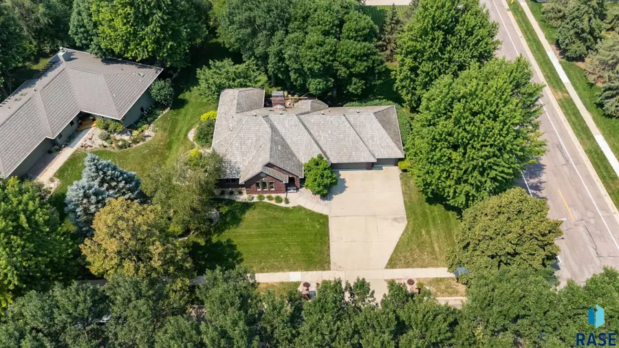 S Sand Cherry Cir, Sioux Falls, SD 57108 - #2