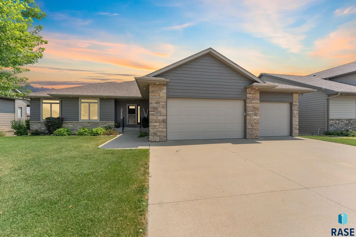 S Kinderhook Ave, Sioux Falls, SD 57106 - #1