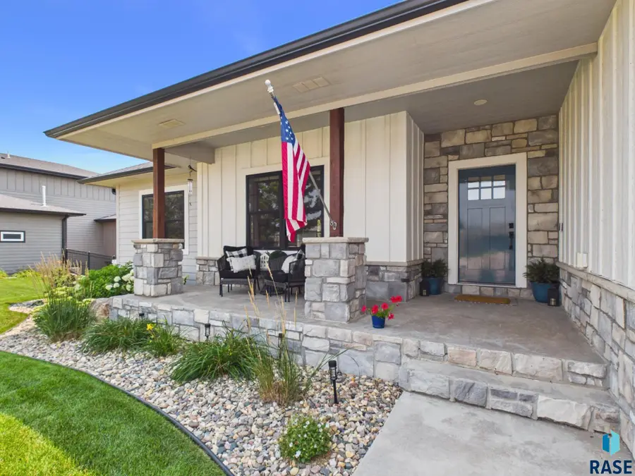 E Shadow Creek Ln, Sioux Falls, SD 57108 - #3