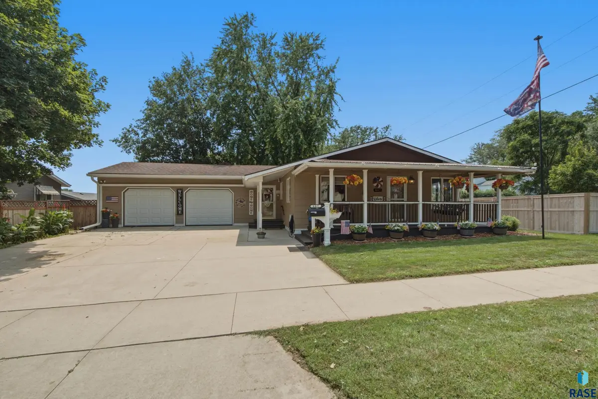 E Elder St, Canton, SD 57013 - #1