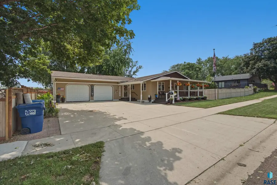E Elder St, Canton, SD 57013 - #2