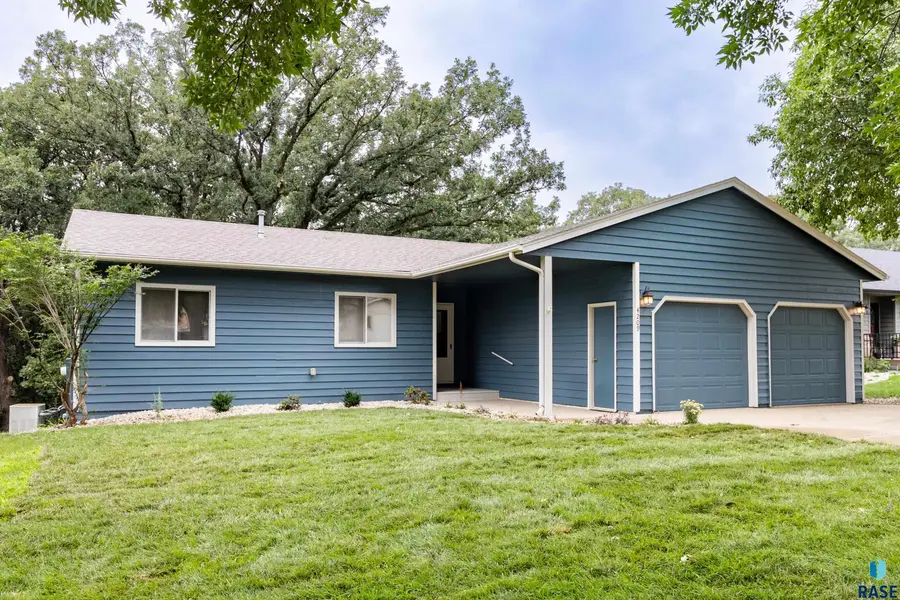 E Shenandoah Trl, Sioux Falls, SD 57103 - #3