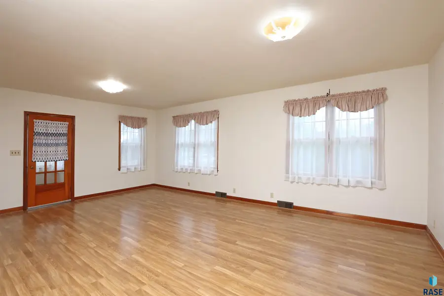 S Cedar St, Lennox, SD 57039 - #3