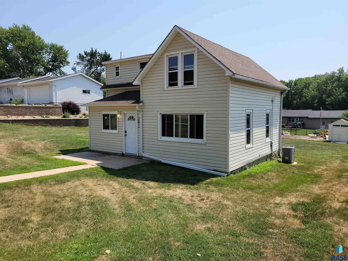 241 Nidaros Ave, Baltic, SD 57003 - #1