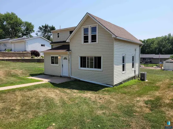 241 Nidaros Ave, Baltic, SD 57003