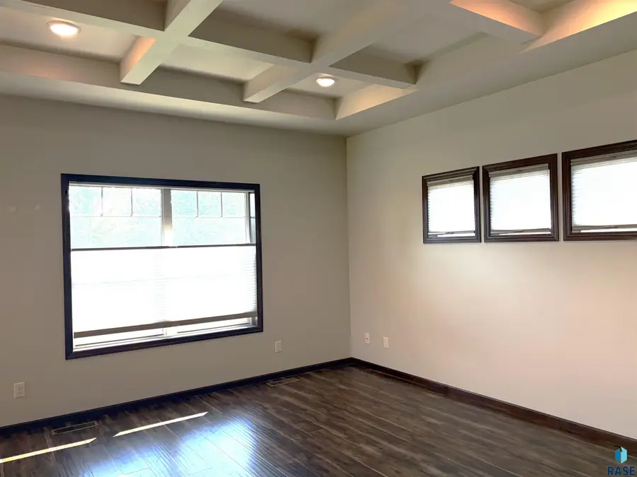 E 61st St, Sioux Falls, SD 57108 - #2