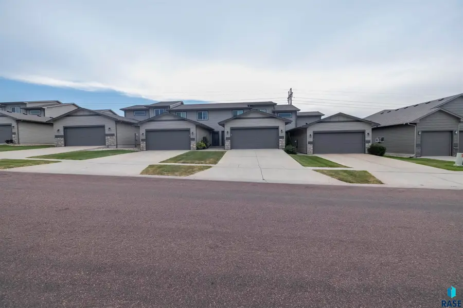 N Brennan Ct, Sioux Falls, SD 57110 - #2