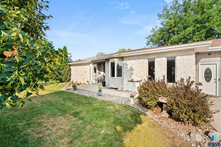 305 N Colton Rd, Hartford, SD 57033 - #3