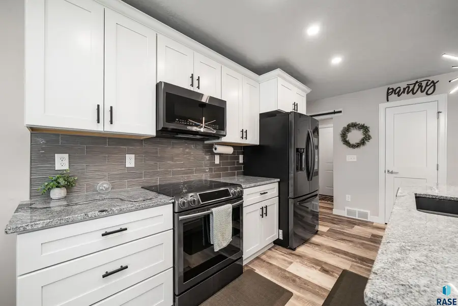 3809 S Home Plate Ave, Sioux Falls, SD 57110 - #3