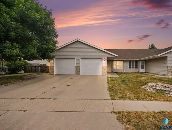 412 N 9th Ave, Brandon, SD 57005