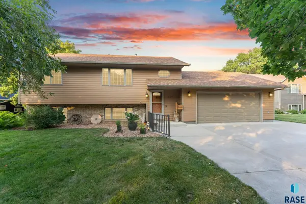 520 S Nicholas Ave, Brandon, SD 57005