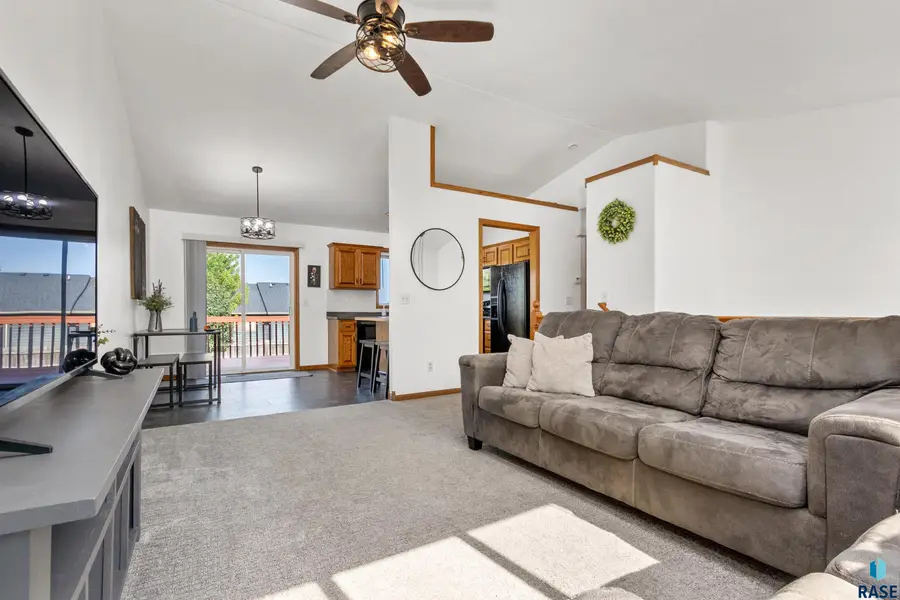 602 Eagle Ave, Harrisburg, SD 57032 - #3