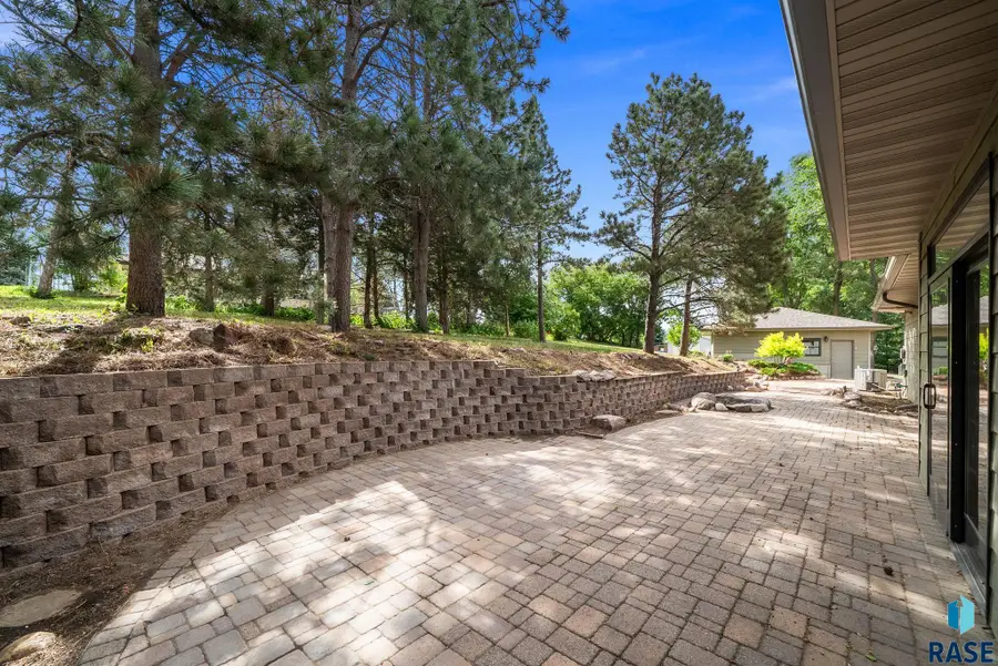 47604 Surrell St, Sioux Falls, SD 57104 - #2