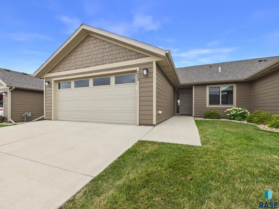 223 Brookside Pl, Harrisburg, SD 57032 - #2