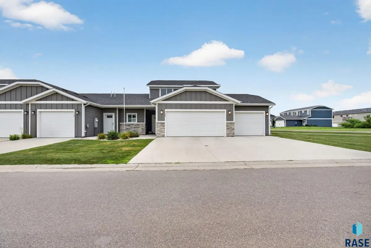 9309 W Ark Pl, Sioux Falls, SD 57106 - #1