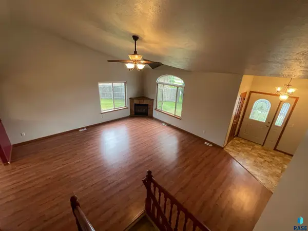 5205 S Summerfield Pl, Sioux Falls, SD 57108
