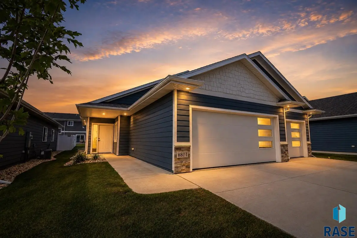 6804 W Belgrave Trl, Sioux Falls, SD 57106 - #1
