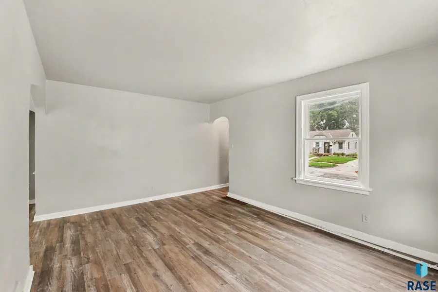 2027 S Euclid Ave, Sioux Falls, SD 57105 - #2