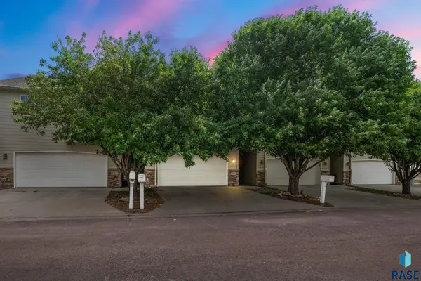 324 S Spring Pl, Brandon, SD 57005