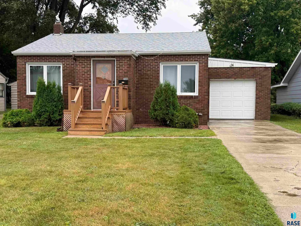 601 3rd Ave S, Clear Lake, SD 57226 - #1