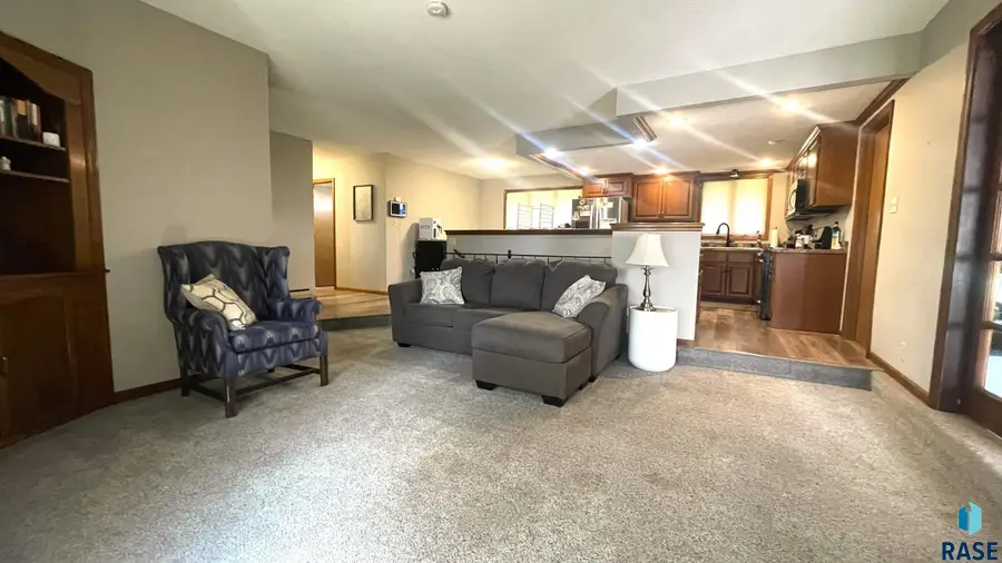 3905 N Longview Ave, Sioux Falls, SD 57107 - #3