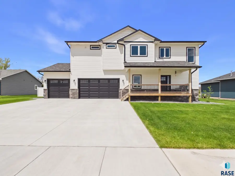 308 E 11th St, Crooks, SD 57020 - #2