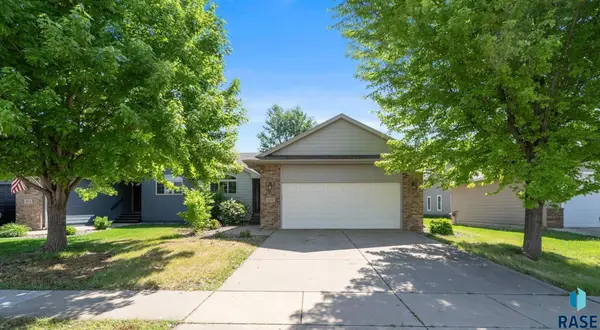 306 Emmett Trl, Harrisburg, SD 57032