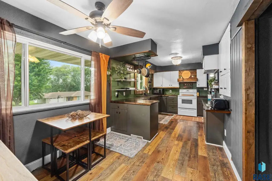 1024 3rd St, Garretson, SD 57030 - #3