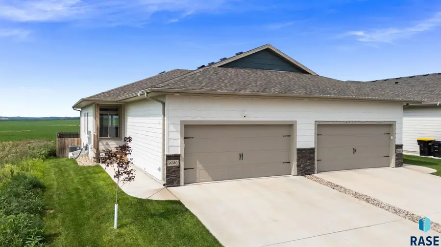 9730 W Broek Dr, Sioux Falls, SD 57106 - #2